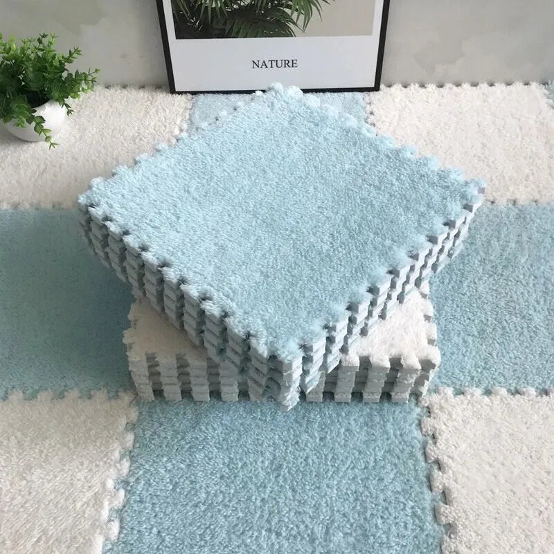 Tapis mousse puzzle bleu claire et blanc doux et moderne pour espace bébé et déco maison