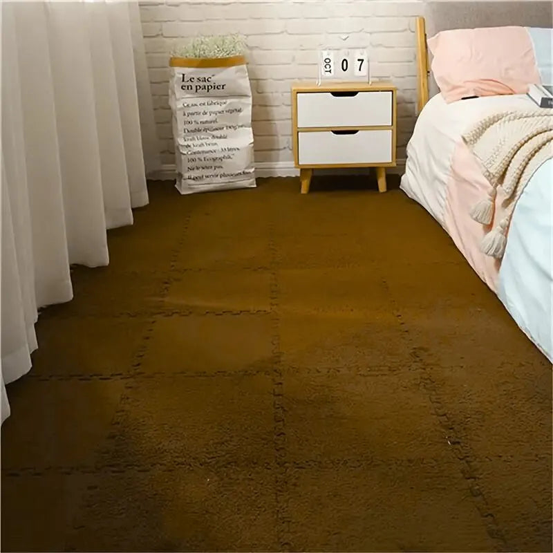 Tapis mousse puzzle brun pour enfant, offrant une surface de jeu douce et terreuse.