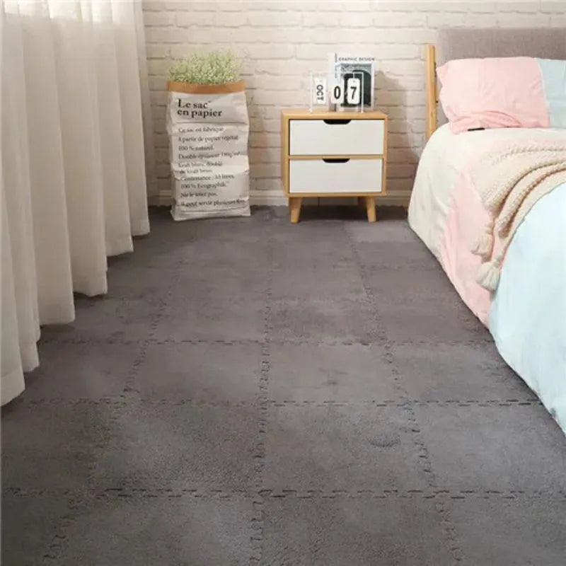 Tapis puzzle gris foncé chaleureux, sécurisé et modulable pour enfants