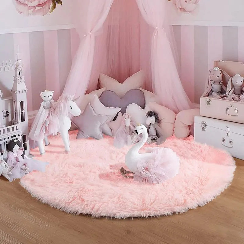 Tapis rond rose à peluche pour salon/chambre, esthétique contemporaine et antidérapant.