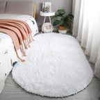 Tapis fluffy à poils longs multicolores en peluche dégradée, design scandinave moderne rectangulaire.