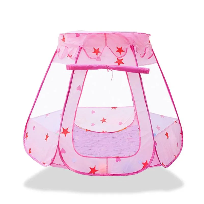 Enfant jouant dans une tente pop-up rose bien ventilée, idéale pour intérieur ou extérieur