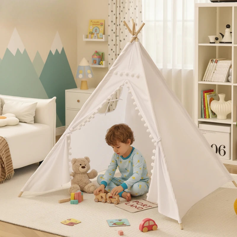 Tipi blanc chambre garçon 4 ans